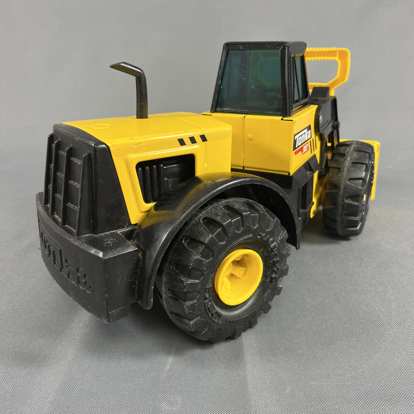 Tonka 952 Metal /plastic Front End Loader. Swivels. 2020