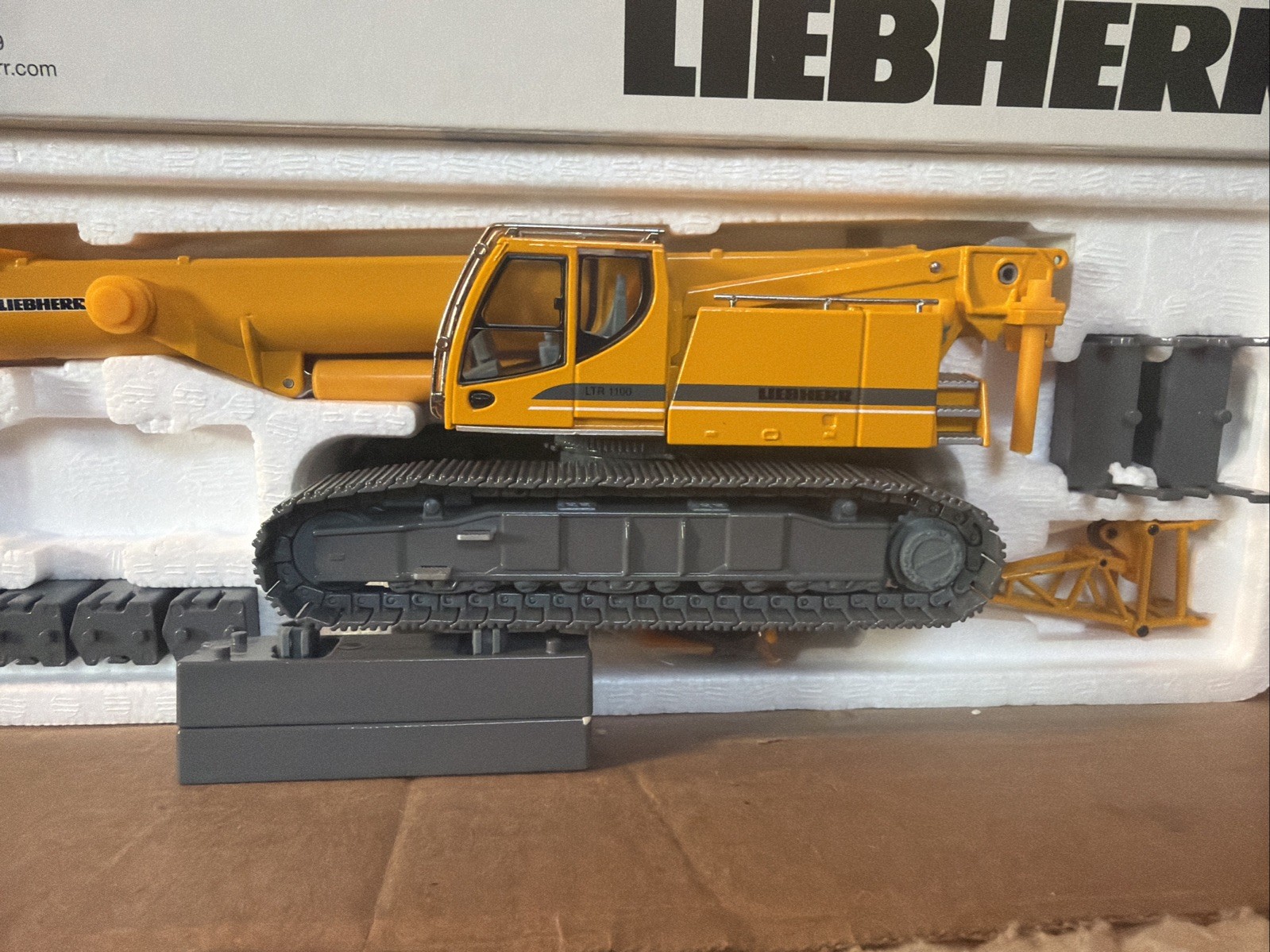 1:50 Hartinger Yellow Liebherr LTR 1100 Telescopic Crawler By Conrad 2738-20 New