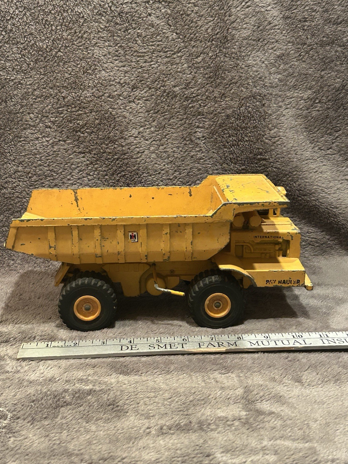 Vintage Die Cast Toy Hydraulic Dump Truck International Harvester Pay Hauler