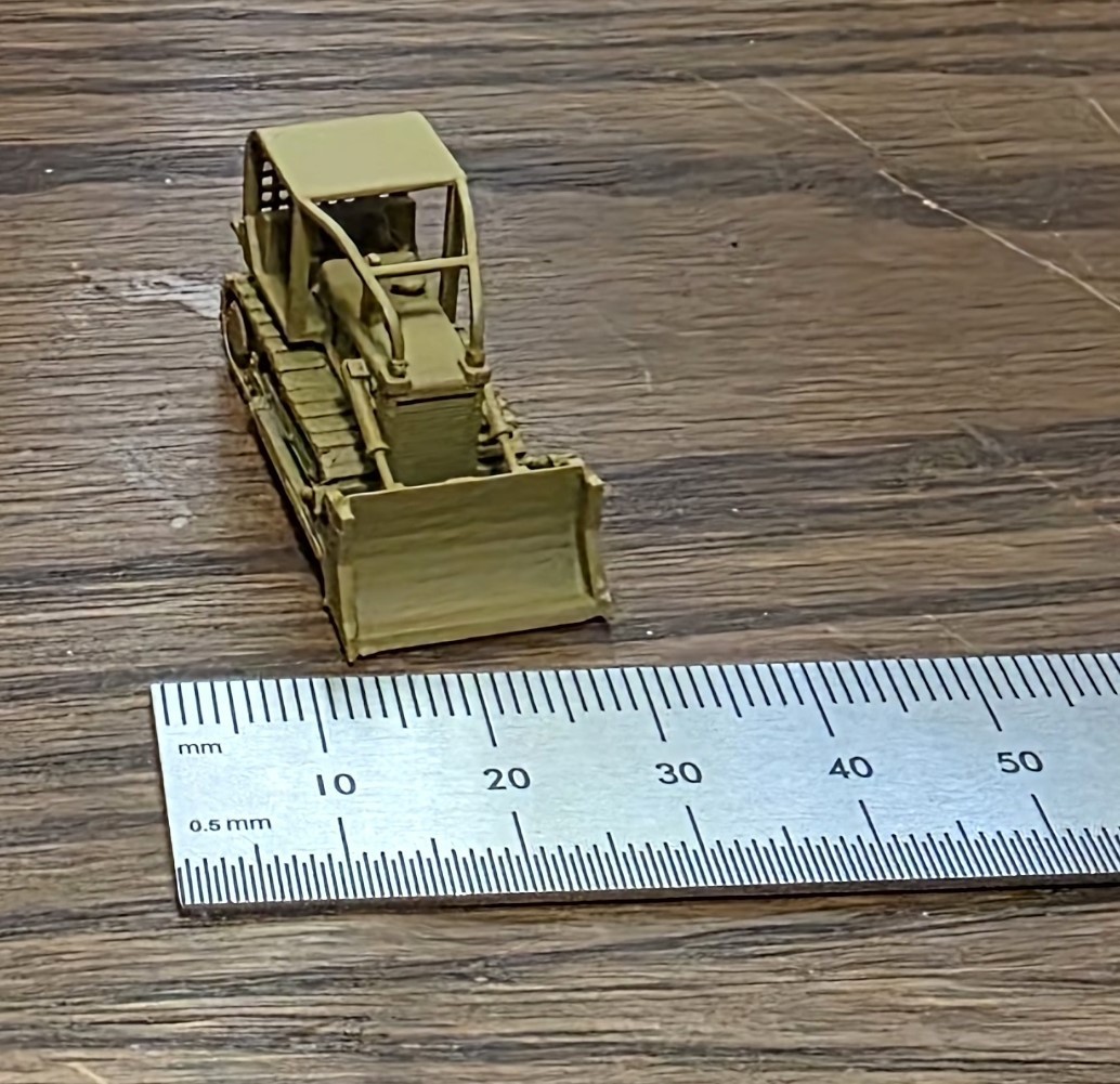 One 1/160 N scale International Harvester TD-15 bulldozer, yellow! EXCLUSIVE!