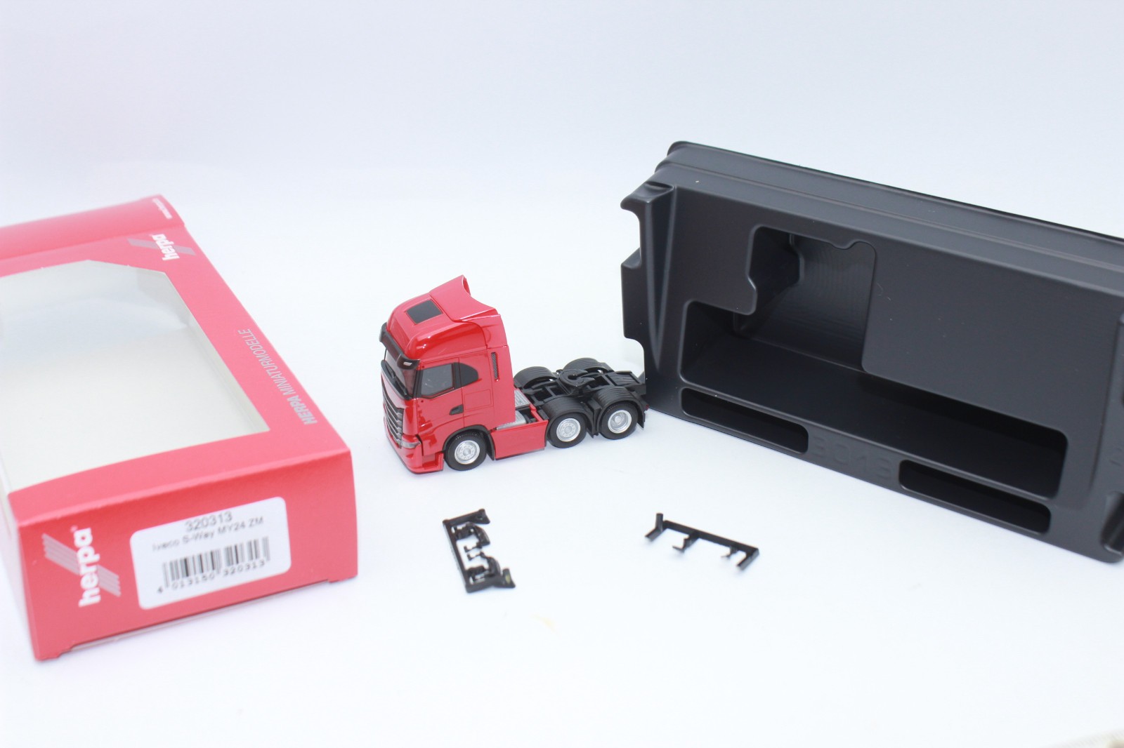 Herpa 320313 Iveco S-Way MY24 Tractor 3-Axle Red 1:87 New OVP