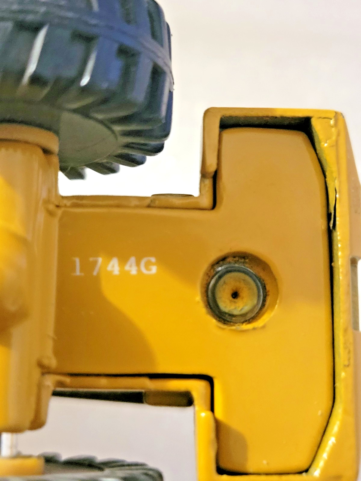 Ertl Cat 950F Caterpillar 1/64 Scale Die Cast Wheel Loader # 2418