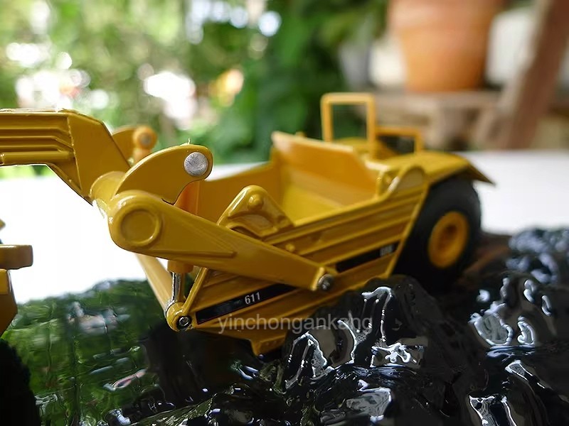 Diecast Masters 85695 – Caterpillar CAT 611 Wheel Tractor Scraper 1:64