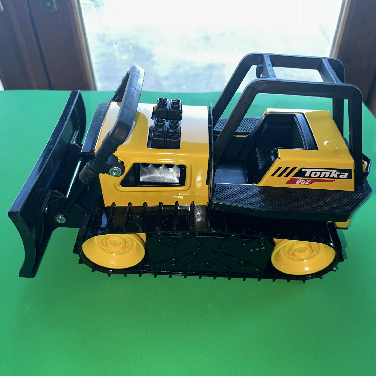 Tonka Classic Bulldozer 952 Metal & Plastic 2020 Excellent Condition