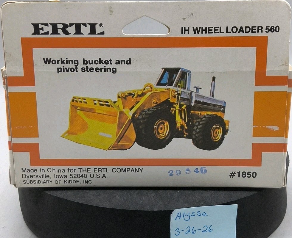 ERTL Mighty Movers International Harvester Wheel Loader 560 J6 1/64 Scale
