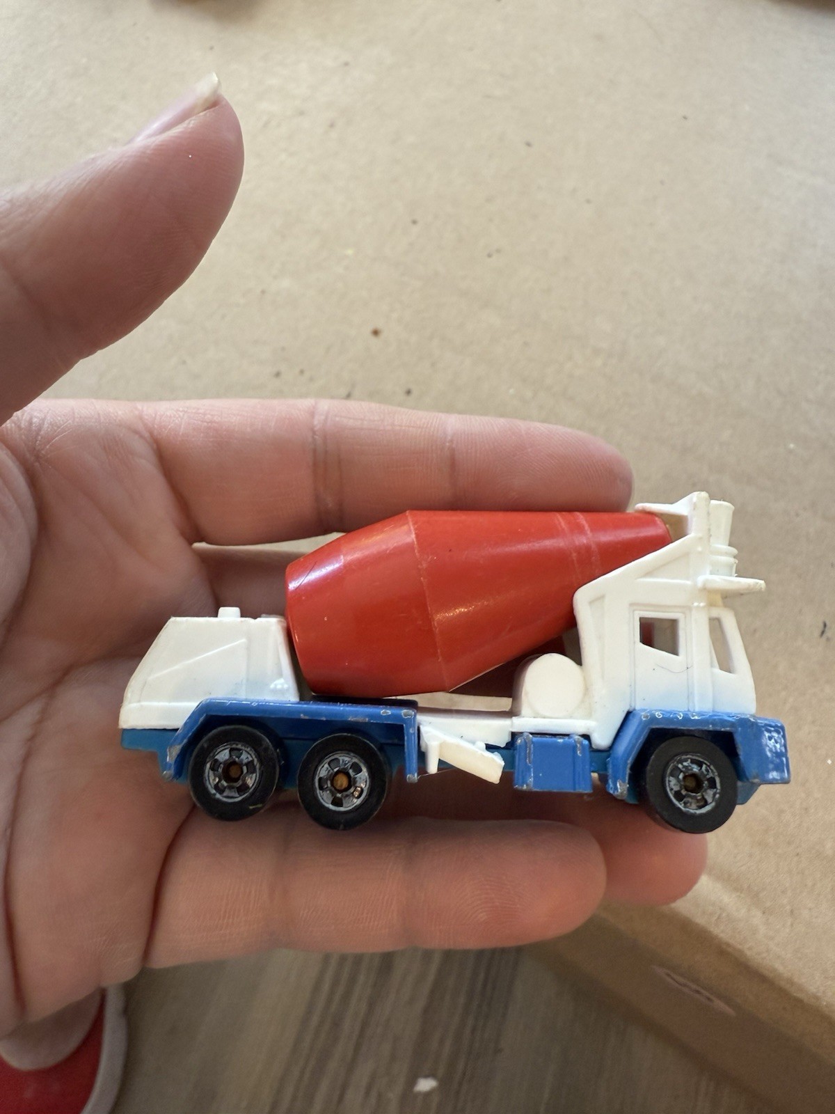 Hot Wheels Cement Mixer Truck Diecast Malaysia Blue White Red 1:64