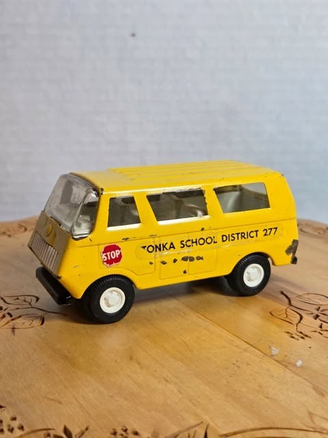 Vintage Tonka School Bus 277 Model 55360