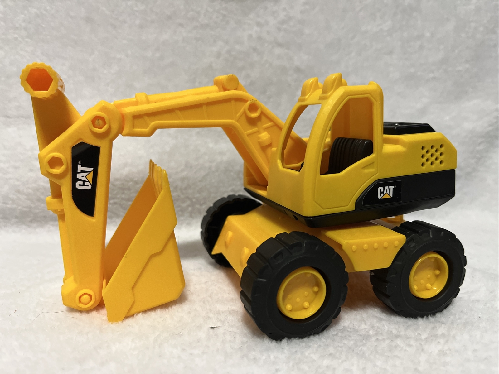 CAT 3 Piece Construction Toy Vehicles Playset for Kids Ages 3+
