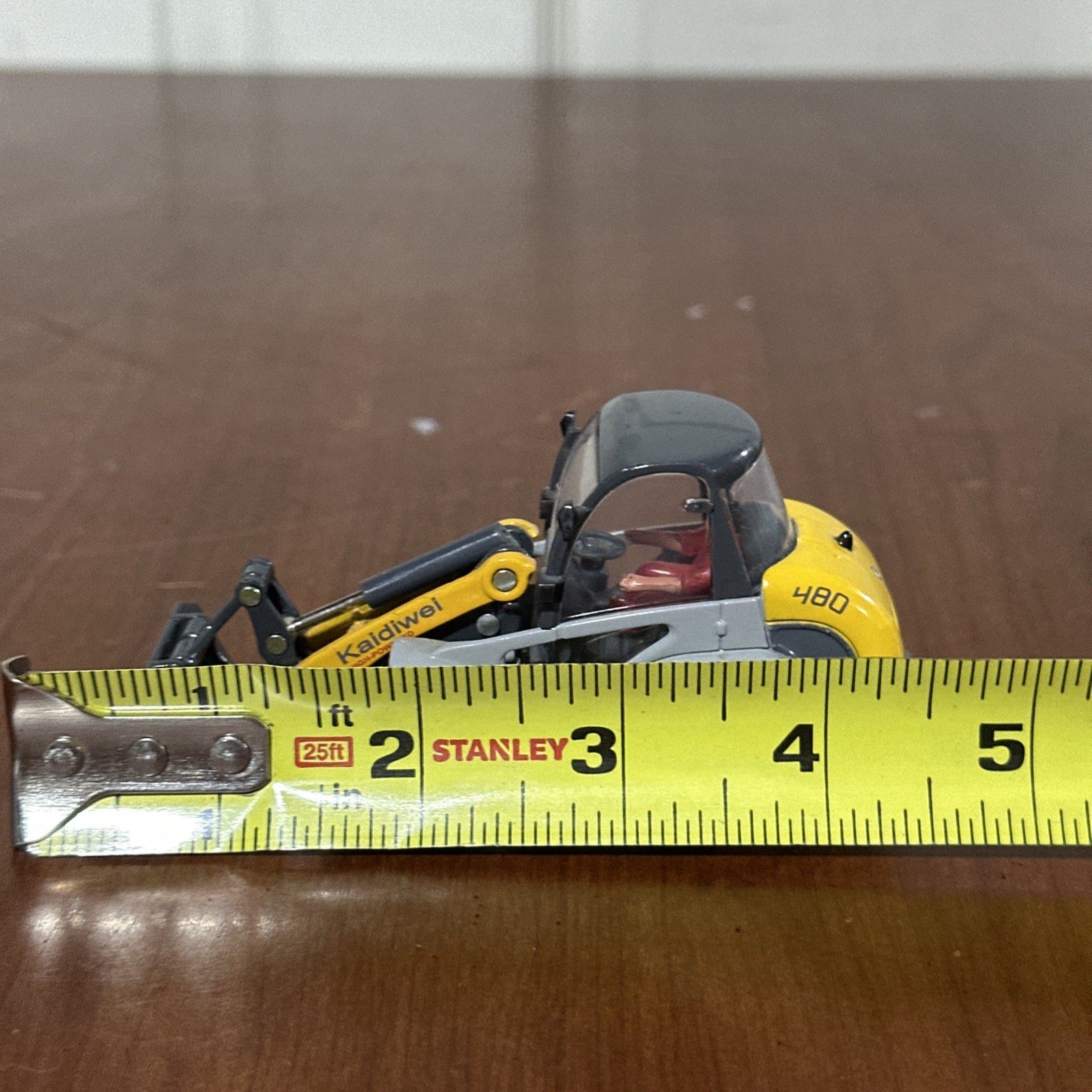 Kaidiei High-Powered 480 Mini-Wheel Loader w/Operator Die-cast