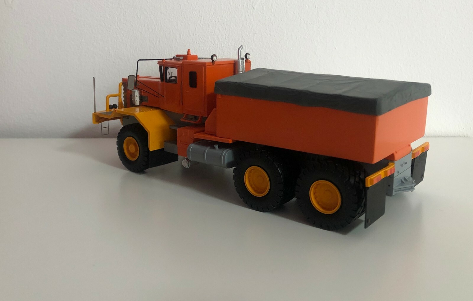 Resin 1/50 Oshkosh J30120 6×4 Transpesa Della Volpe – Built by Fankit Models