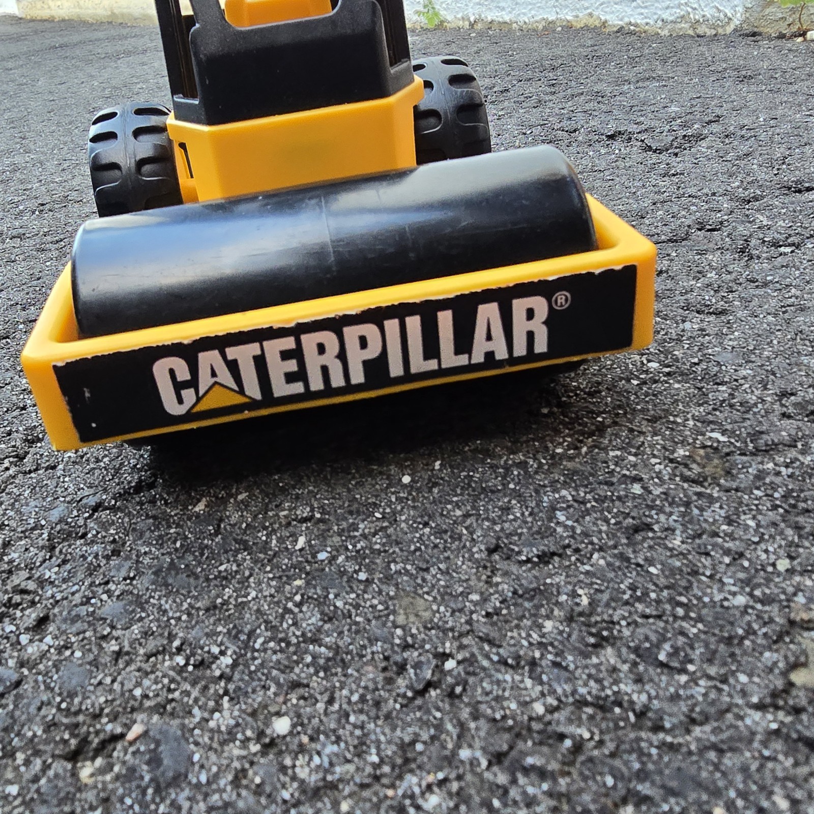 CAT Caterpillar Steam Roller Paver Tractor Toy 6″ Plastic Construction Vehicle