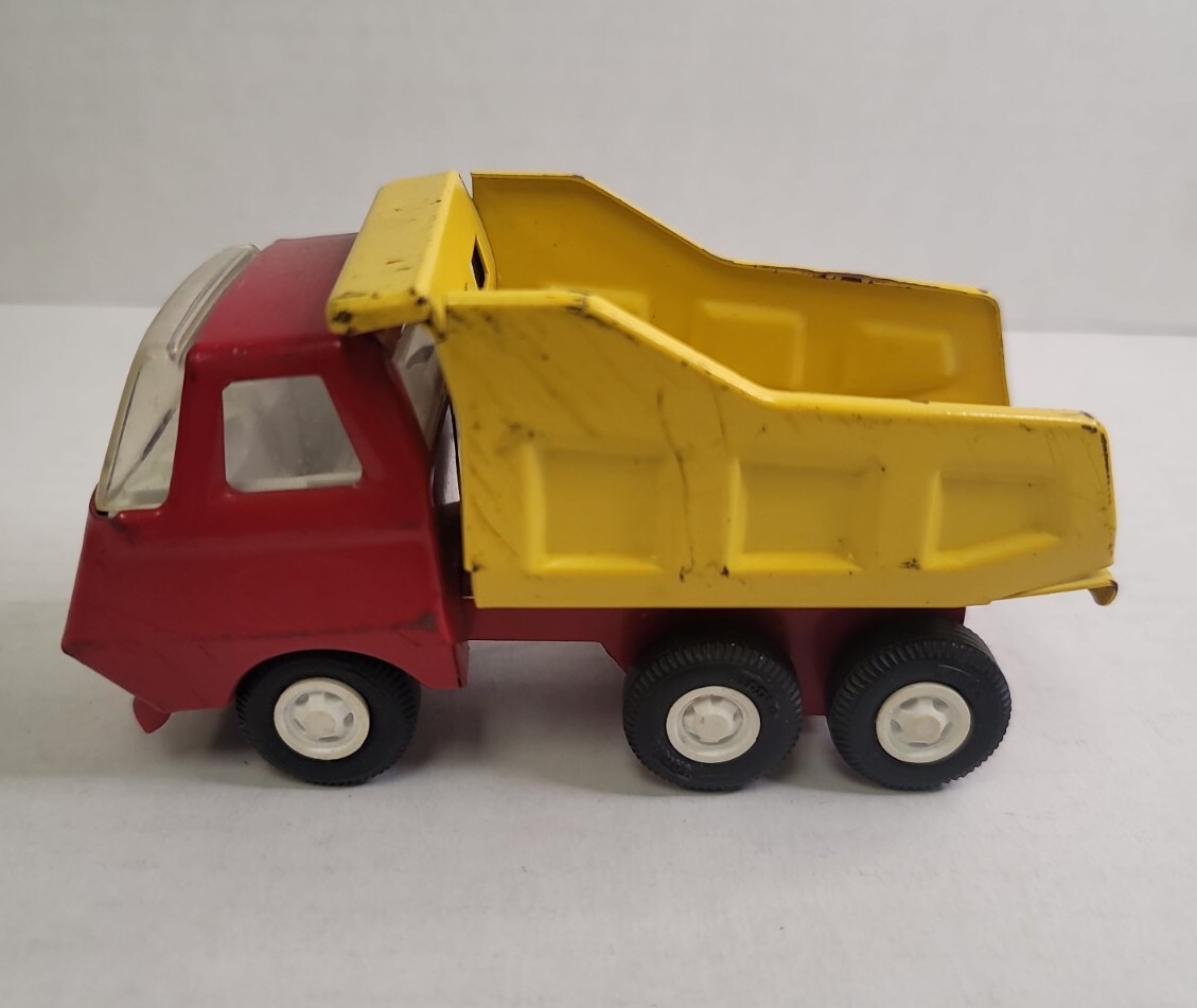 Vintage Mini Tonka Red And Yellow Dump Truck SEE PICTURES READ DESCRIPTION
