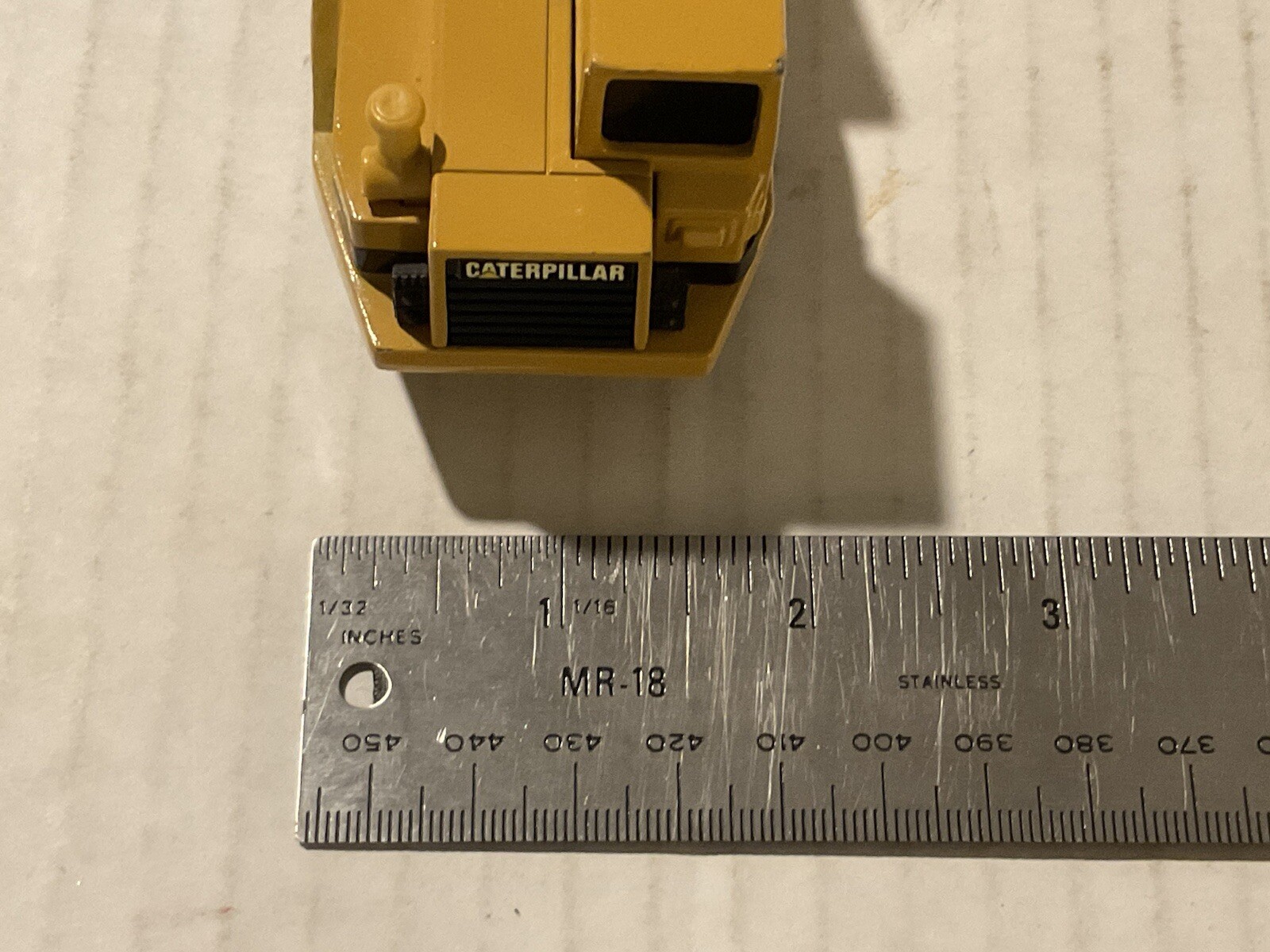 ERTL Caterpillar CAT D25D Dump Truck Road Construction die cast 1:64