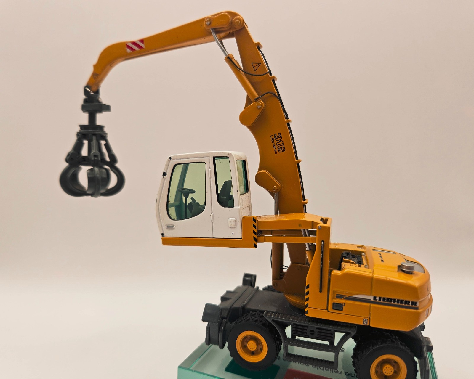 NZG 497 1:50 Scale Diecast Liebherr 316 Wheeled Excavator Scrap Handler Litronic