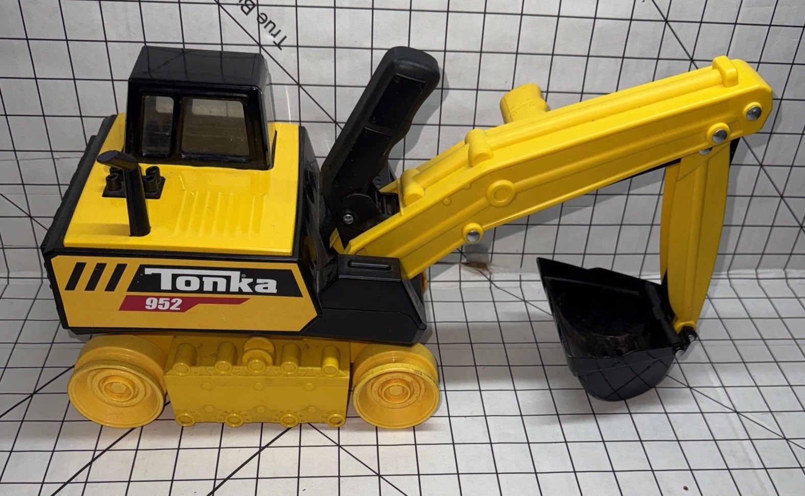 Tonka Steel 952 Classics Excavator Non Powered Construction Vehicle Missing Trac