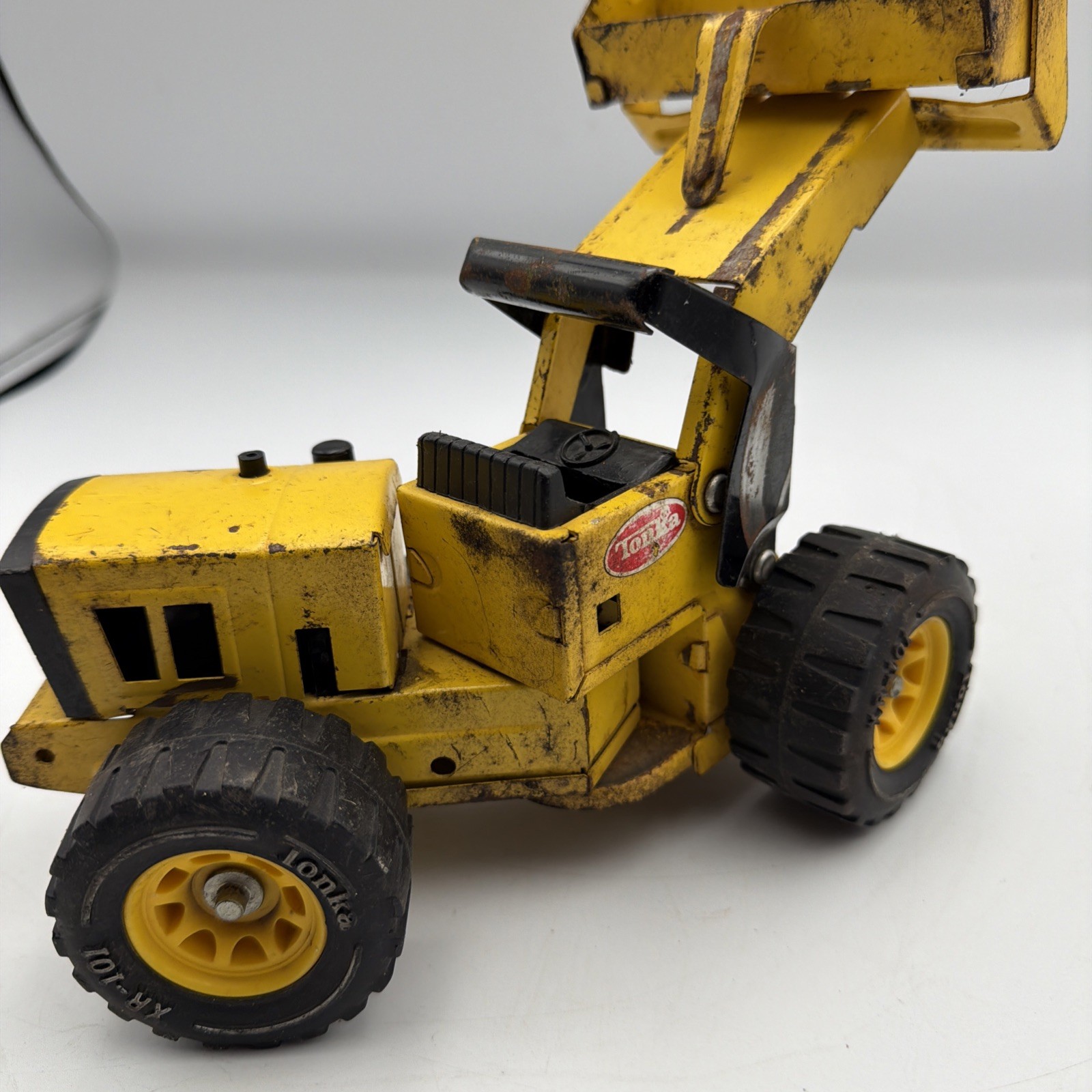 Vintage TONKA Front End Loader #52900 – Pressed Steel – XR-101 Tires – Yellow