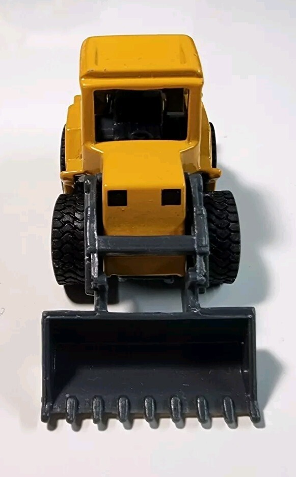 SIKU 802 Construction Front Loader Yellow/Gray HO Diecast/Plastic