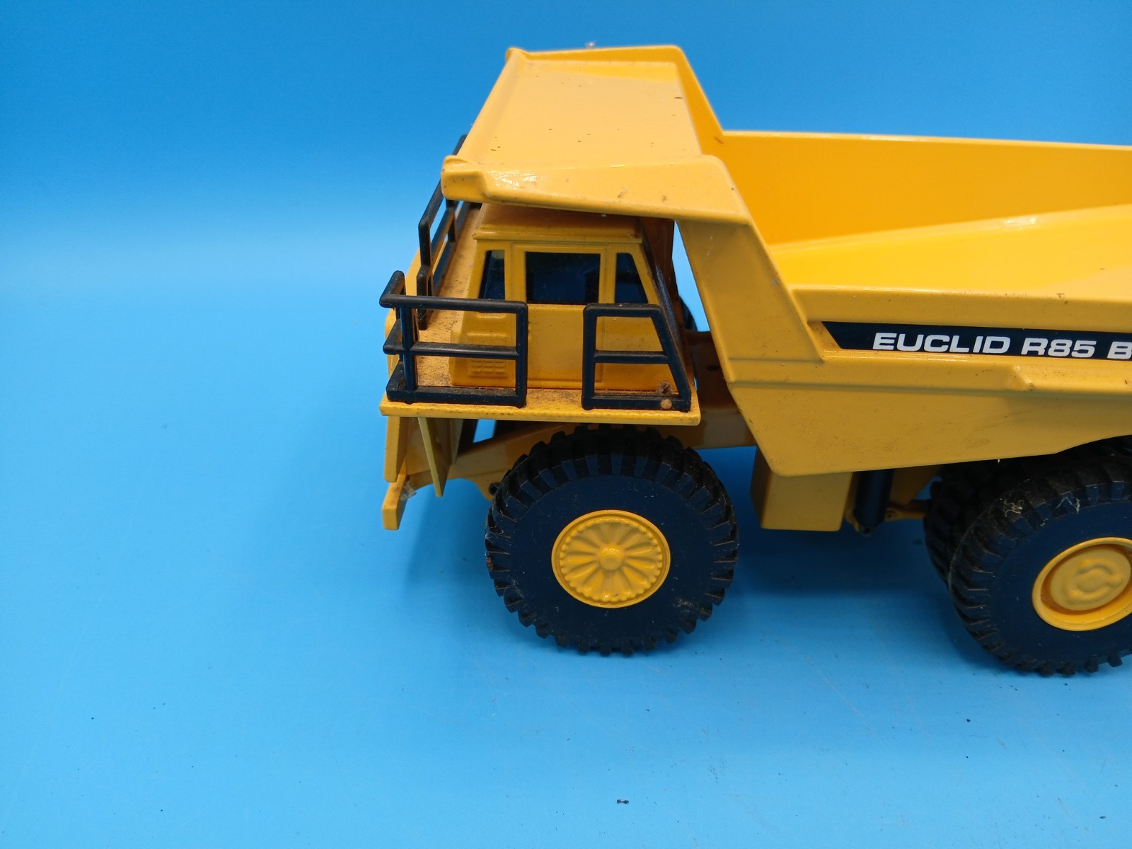 Vintage Solido Euclid R85B Dump Truck 1:50 Scale Diecast Mining Haul Truck