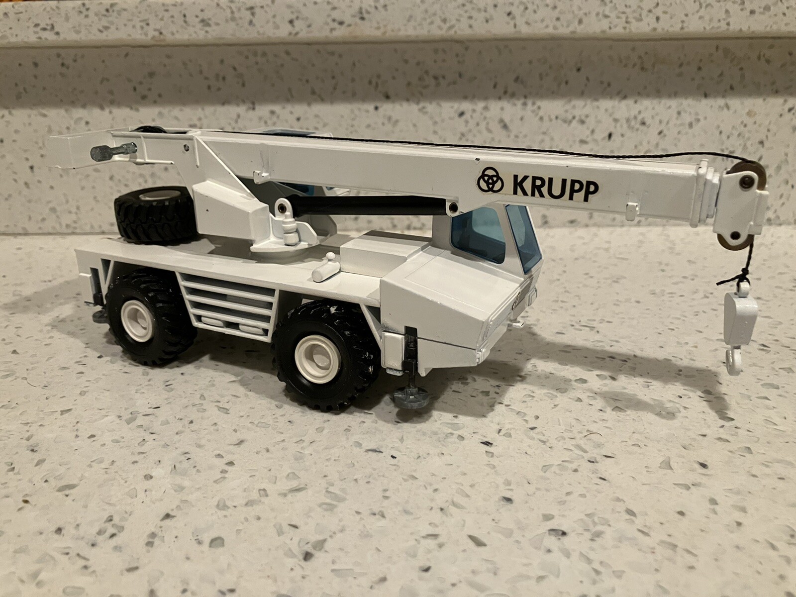 1:50 NGZ 1:50 Krupp KMK 2025 Telescoping Crane – No. 283