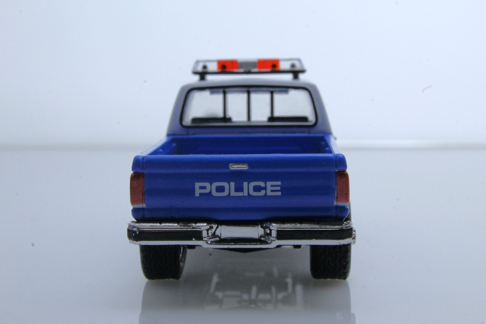 1991 Ford F-250 Bricknose NYPD New York City NYC Police Car 1:64 Diecast Model