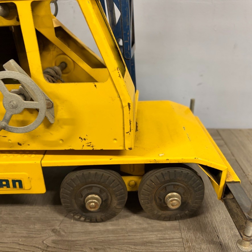 Nylint Clark Michigan T-24 Crane Truck Original Paint W/ Bucket 1 Panel of Box