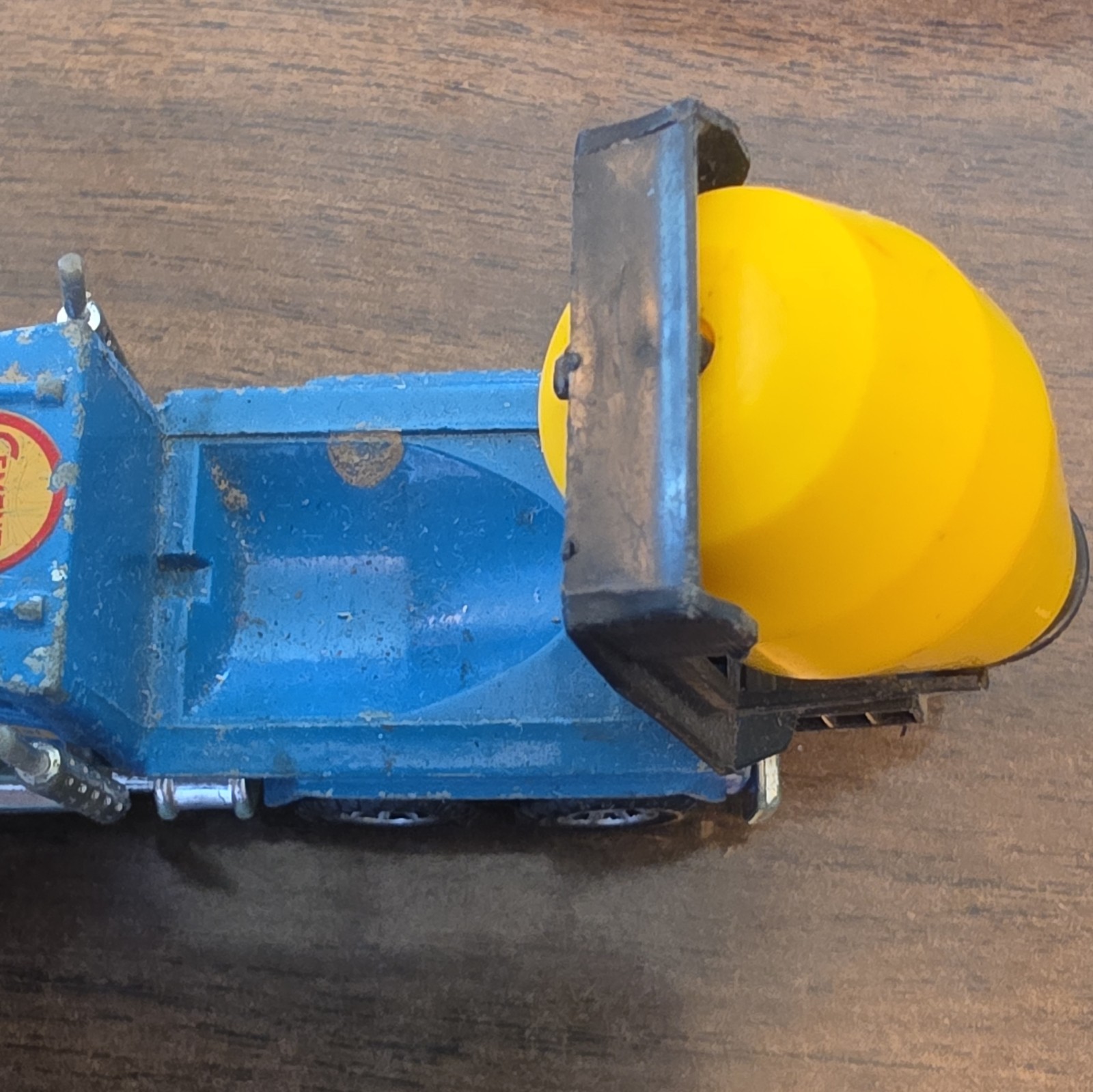 Matchbox Peterbilt Cement Mixer Truck Diecast Vehicle Blue Yellow Black