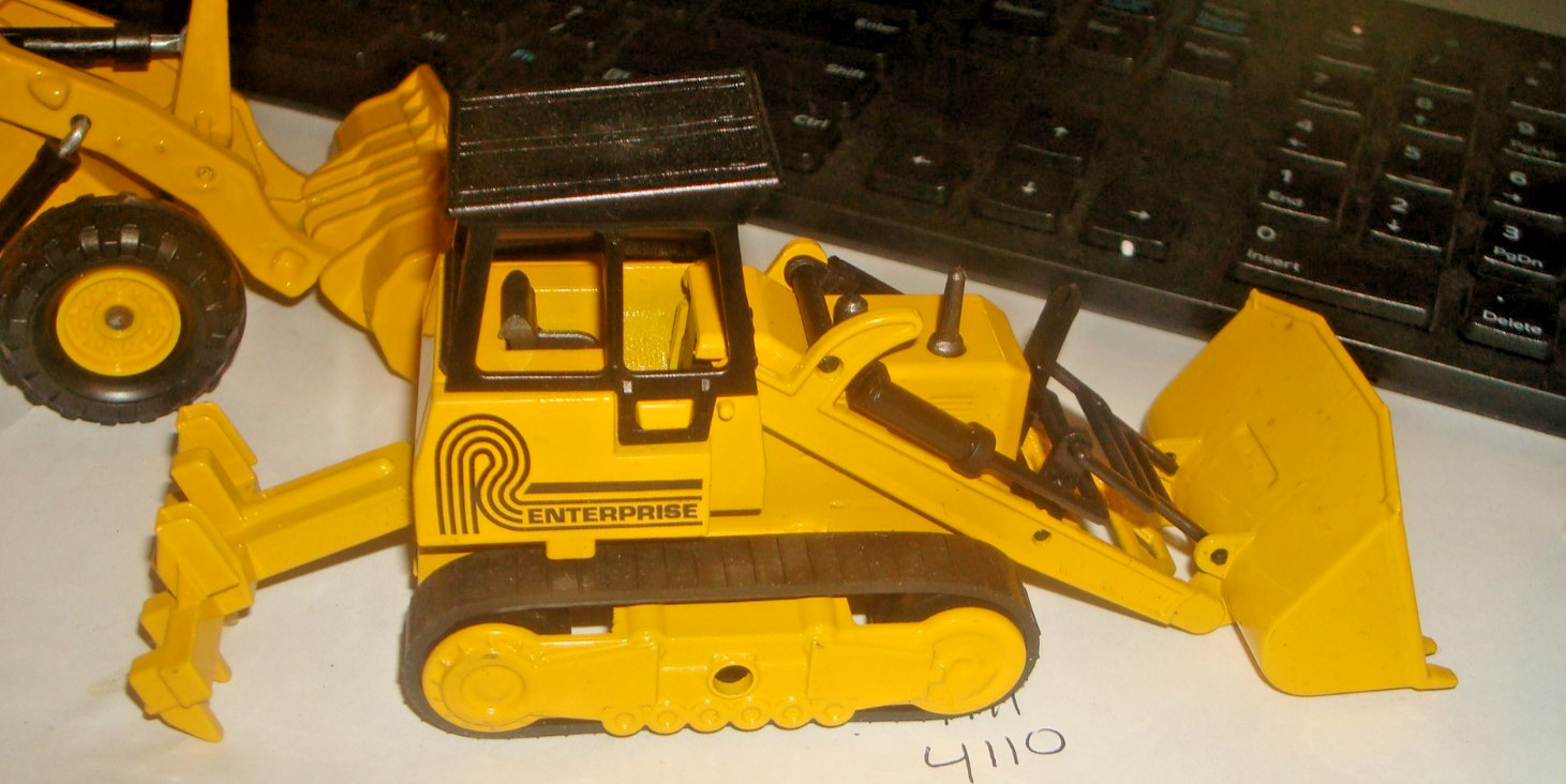 MAJORETTE. HEAVY EQUIPMENT. LOT OF 3. 1/56 SCALE. REF #4505, 4501, 4504XZ