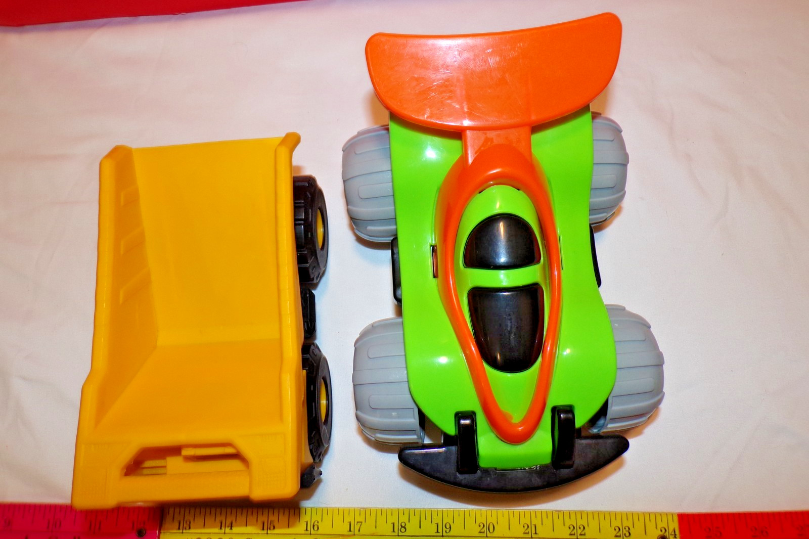 Funrise CAT Dump Truck Vehicle 10″ L Plastic Vietnam 2019 & LARGE SAND RACER LOT