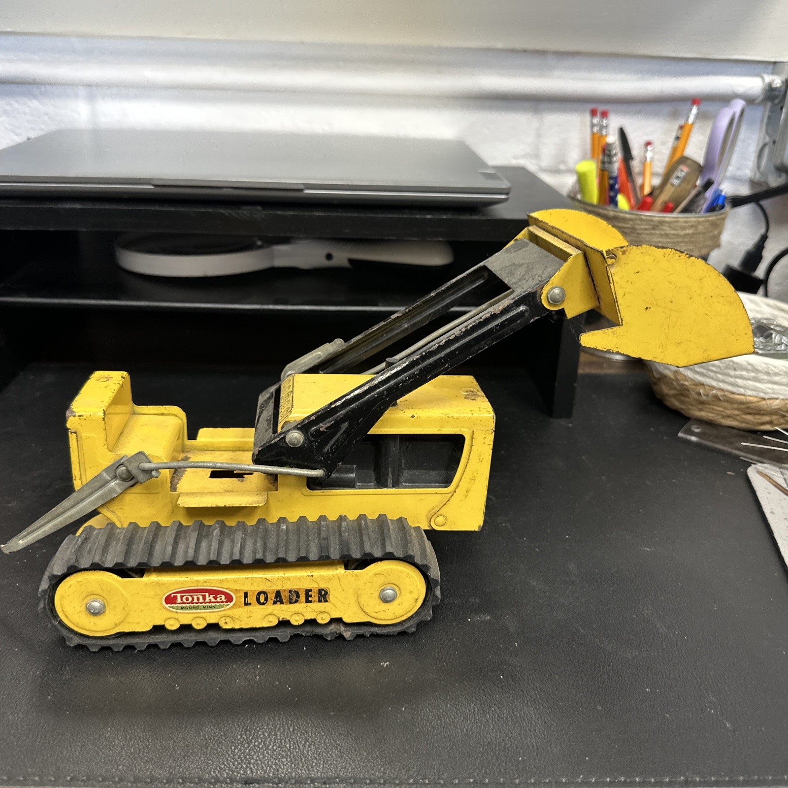 Vintage Tonka #352 Pressed Steel Yellow Loader