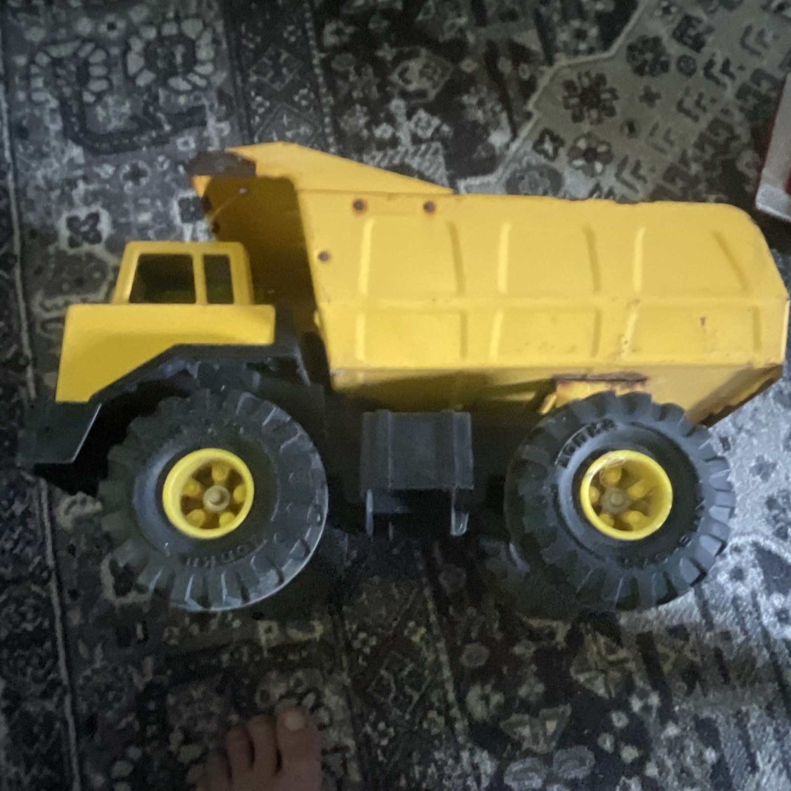 Yellow & Black Toy Construction Dump Truck Haul Truck Construction Vehicle