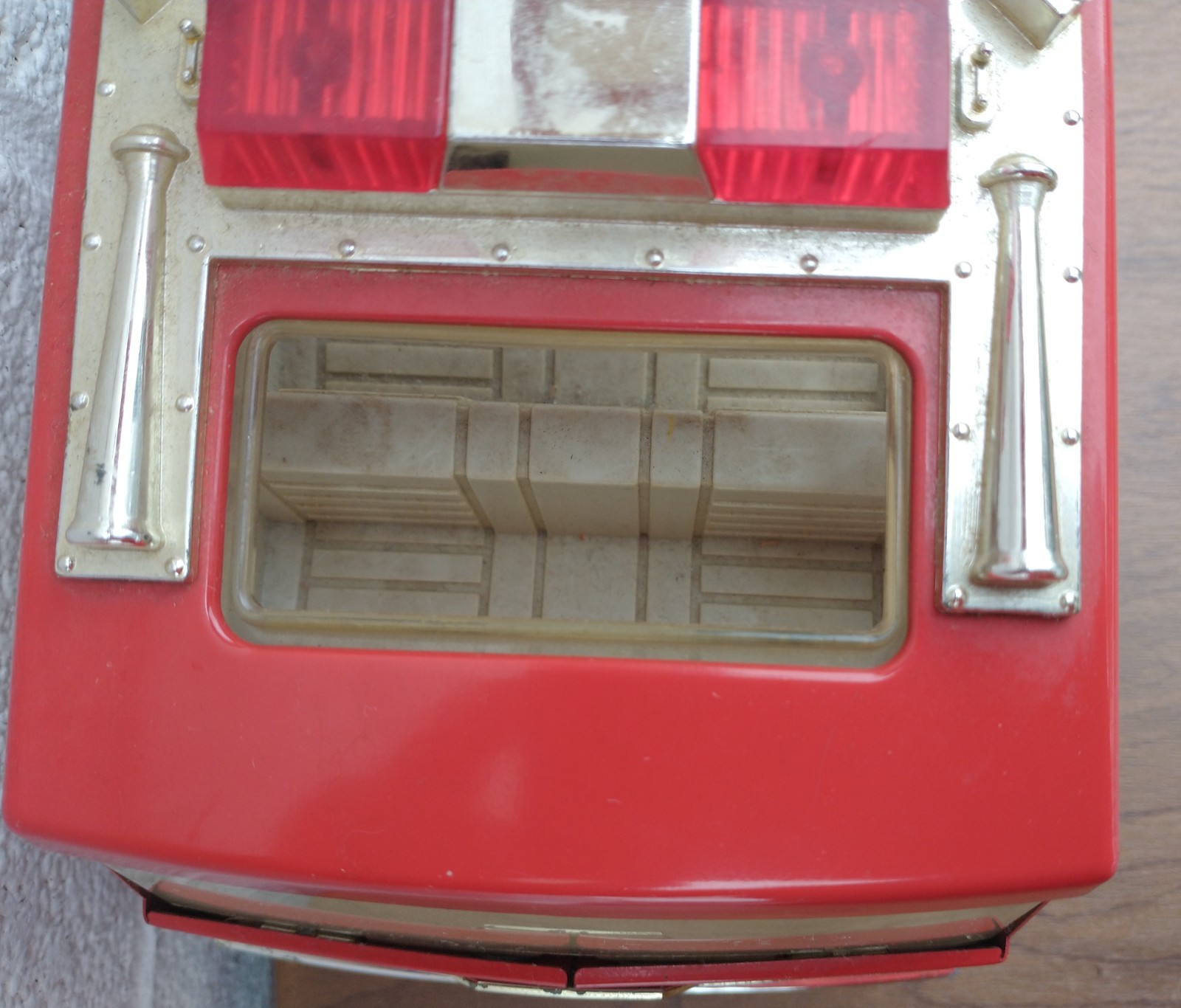 Tonka Firetruck 33105 Hook n’ Ladder Crank Siren Ladder 2 Section USA Figure