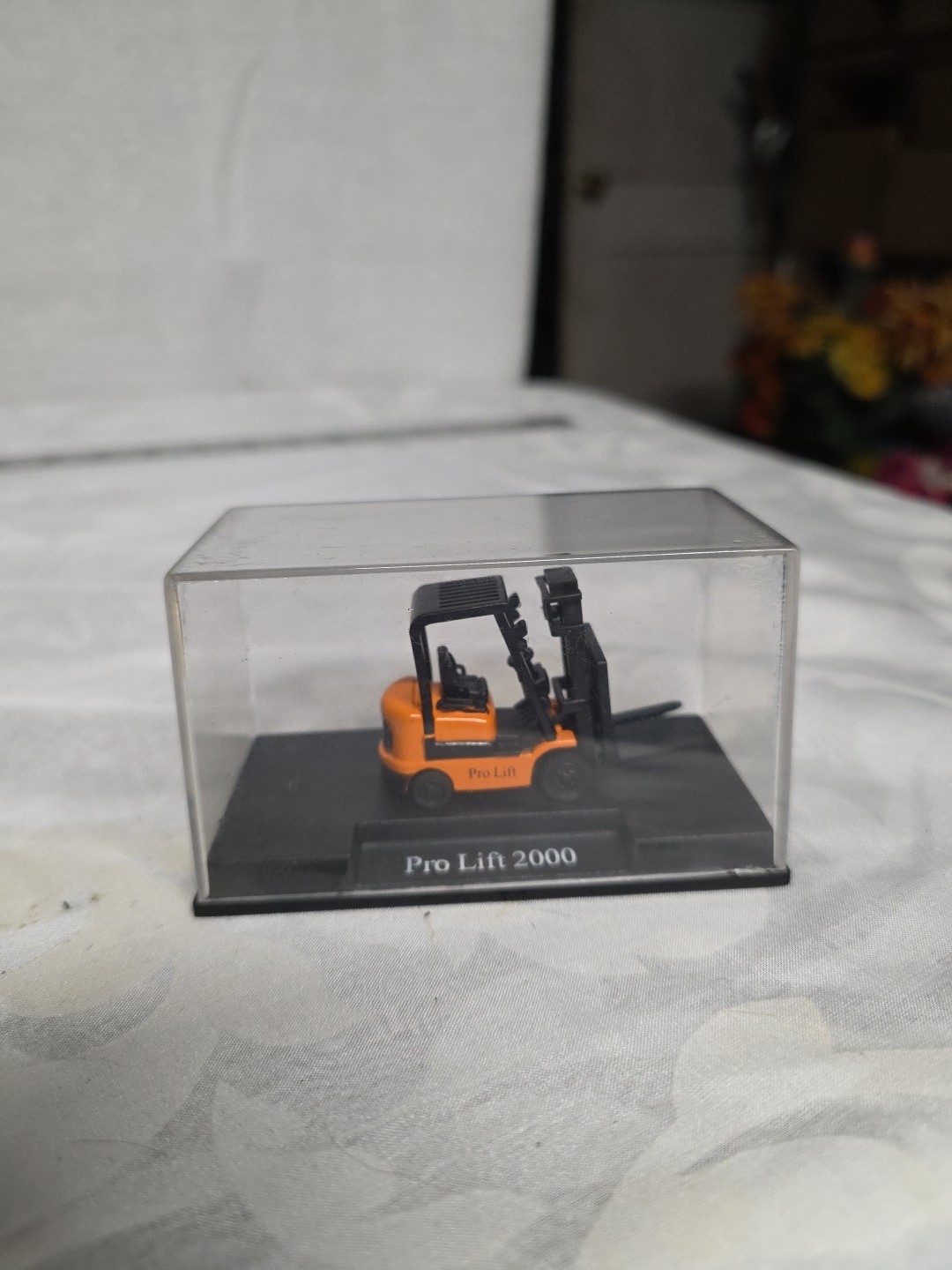 toy zone pro lift 2000 orange forklift in plastic display case no box new