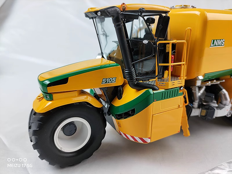 TEKNOPloeger Oxbo AT5150 LNMS Slurry Tanker NEW IN BOX 1:32