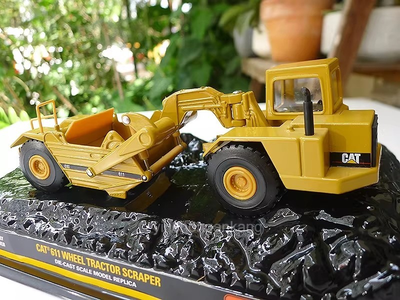 Diecast Masters 85695 – Caterpillar CAT 611 Wheel Tractor Scraper 1:64