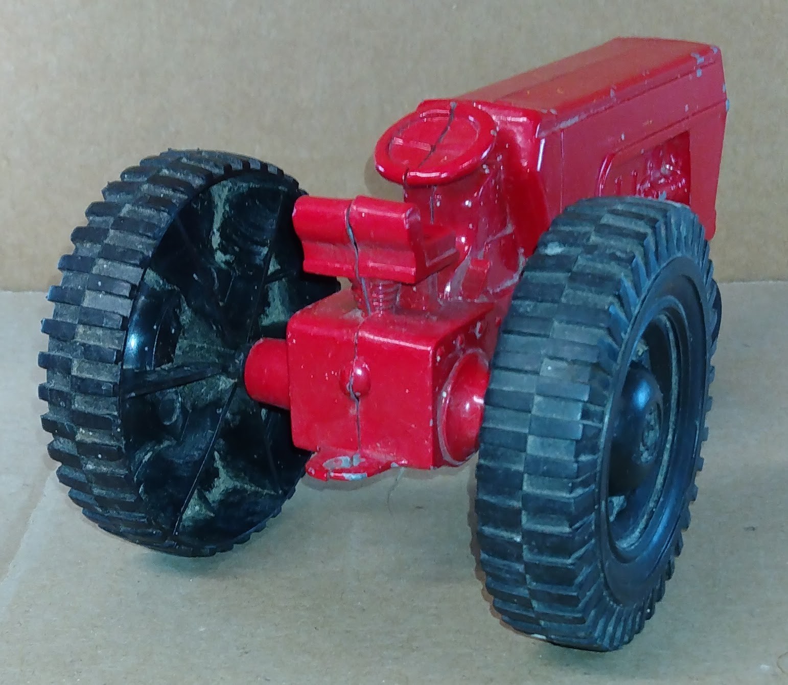 7″ Diecast Aluminum Red Tractor No. A9897 SLIK TOY by Armor Industries