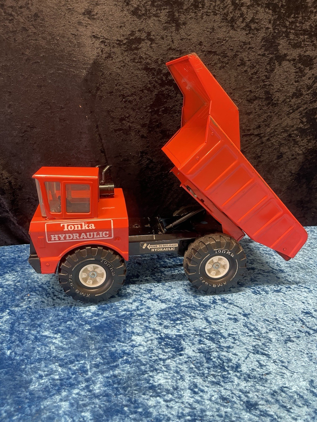 Tonka Hydraulic Dump Truck w/ Hydraulic Dump Bed Construction Toy rare orange 🍊