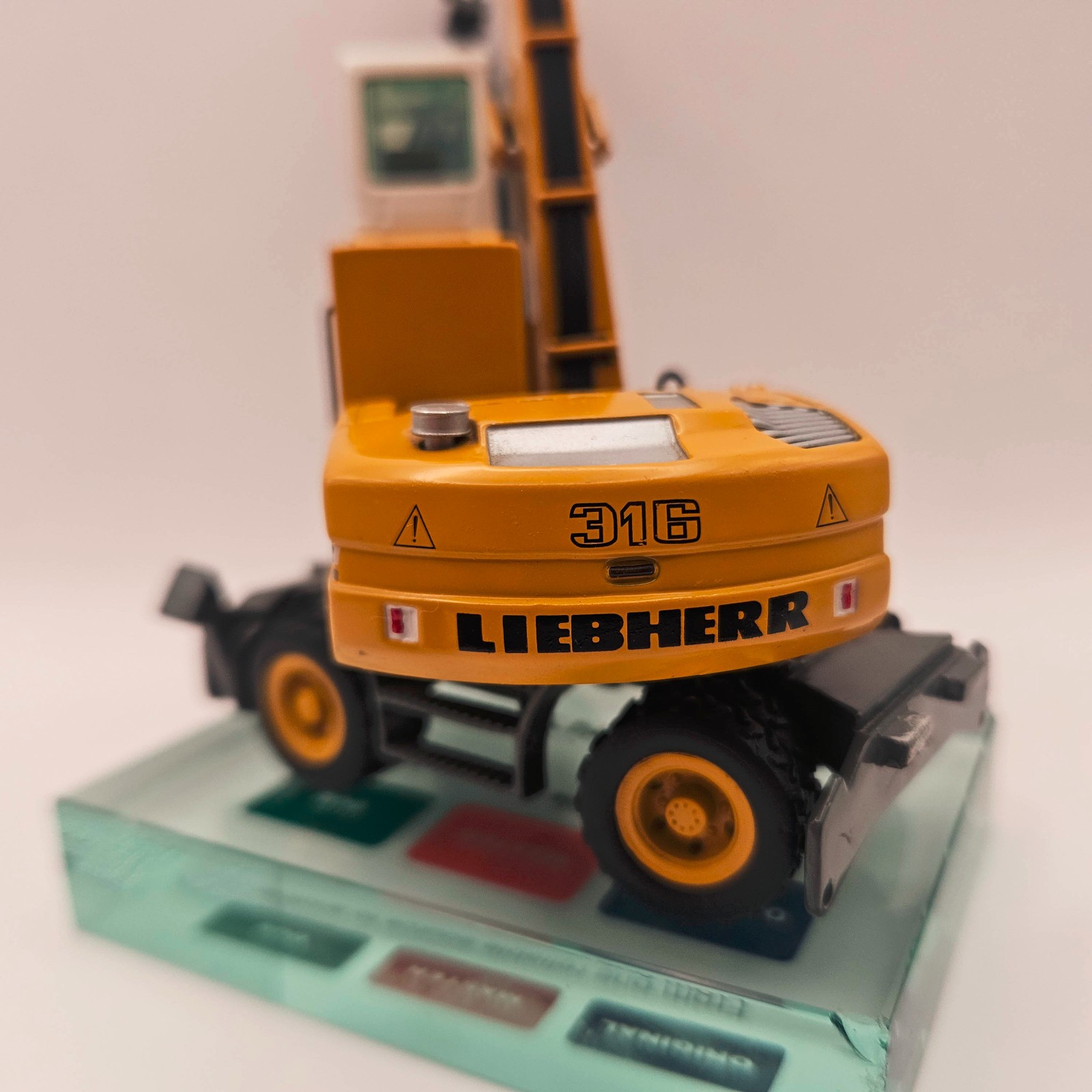 NZG 497 1:50 Scale Diecast Liebherr 316 Wheeled Excavator Scrap Handler Litronic