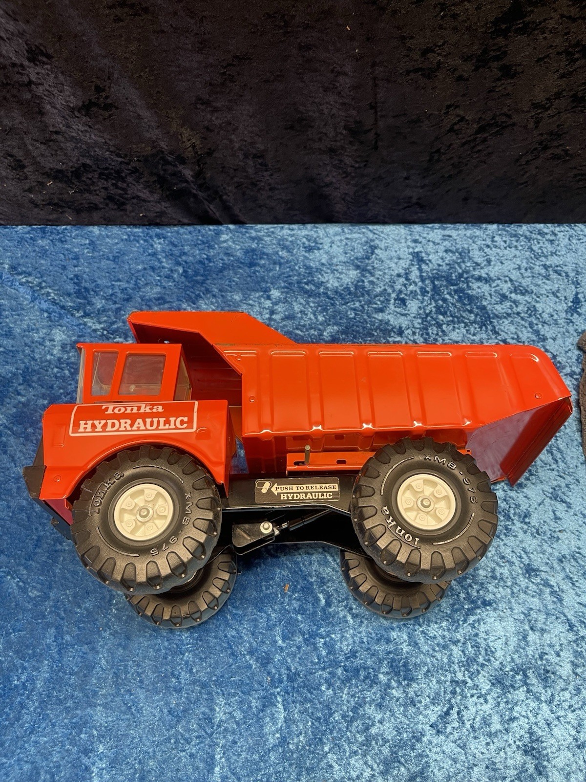 Tonka Hydraulic Dump Truck w/ Hydraulic Dump Bed Construction Toy rare orange 🍊