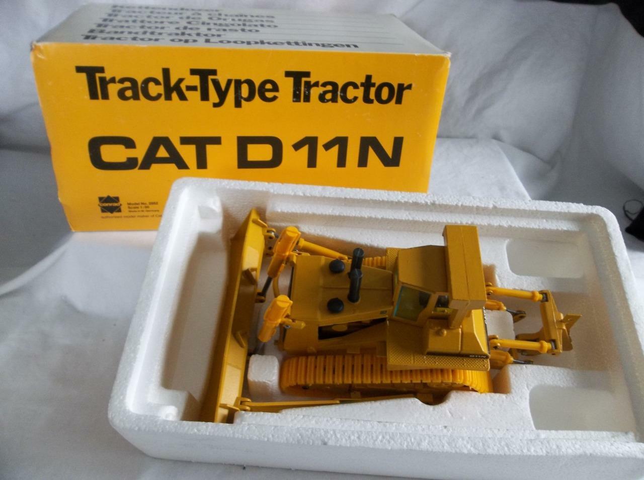 NIB Conrad 2852.1 CATERPILLAR D11N Track Dozer w/ Adjustable Ripper 1:50 Boxed