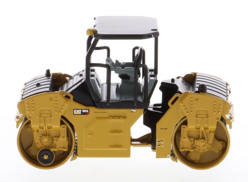 DIECAST MASTERS – Compressor Roller with Canopy – CATERPILLAR CB-13 – 1/64 …