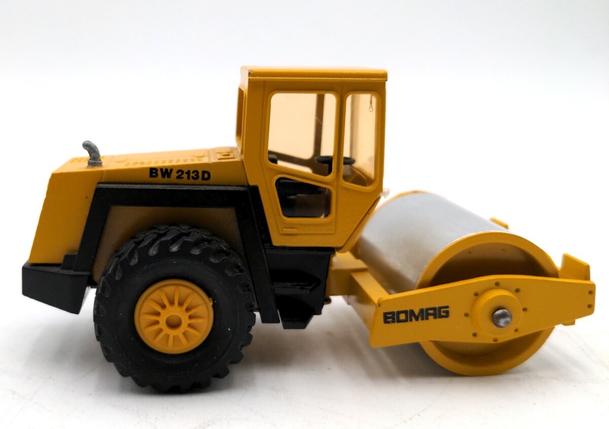 Conrad 2710 1:50 Scale Diecast BOMAG BW 213D-2 Single Drum Roller/Box