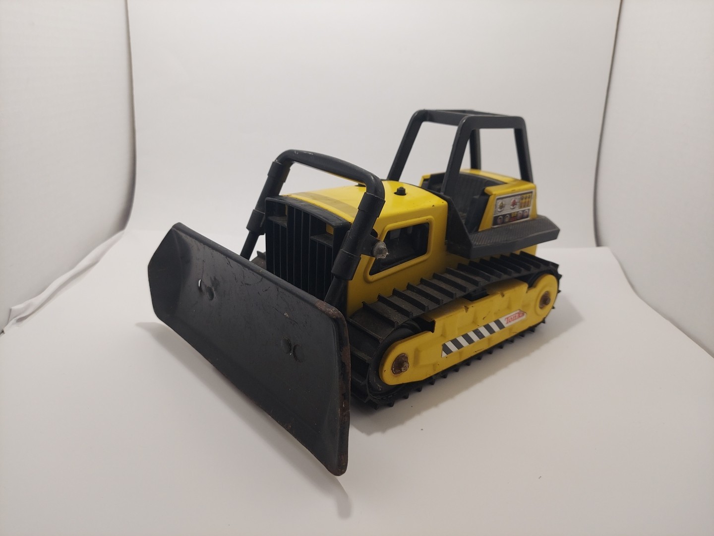 Vintage Tonka 1980’s Yellow Pressed Steel Bulldozer 13″ Model #51054 NICE COND.