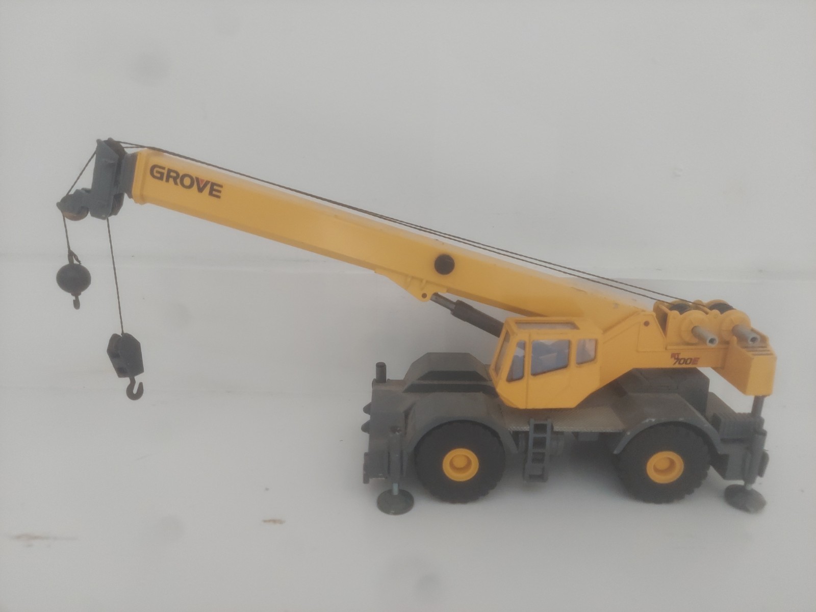 NZG Grove RT700E Crane Limited Edition #530 1:87 Scale Read Description