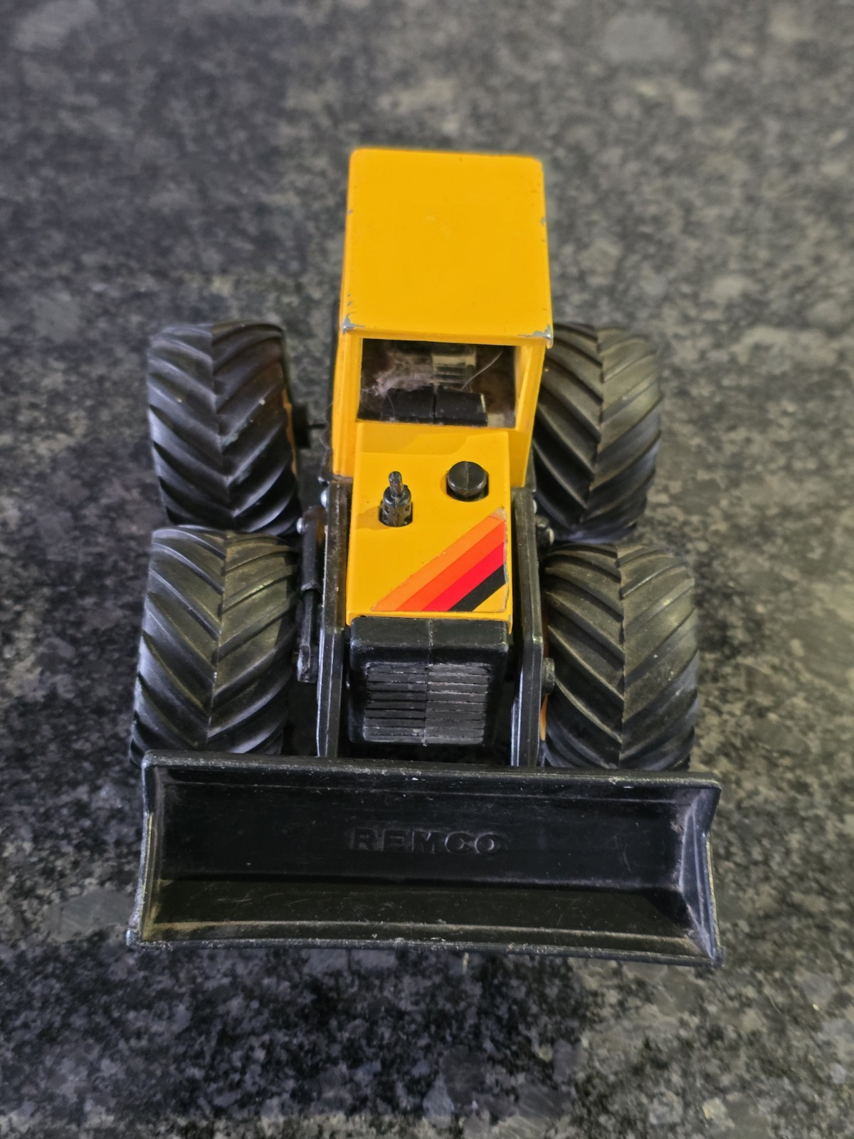 Vintage, Die Cast Yellow BULLDOZER Toy Construction Equipment REMCO(K)