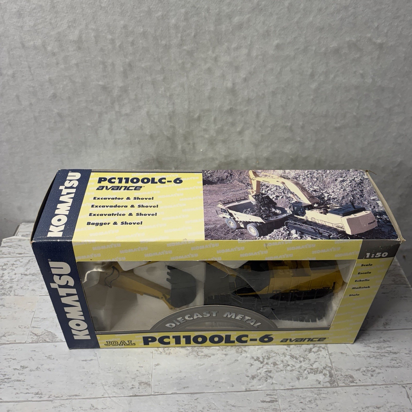 Nice Used JOAL Komatsu PC1100LC-6 Avance Excavator Diecast Model 1:50 Scale NIB