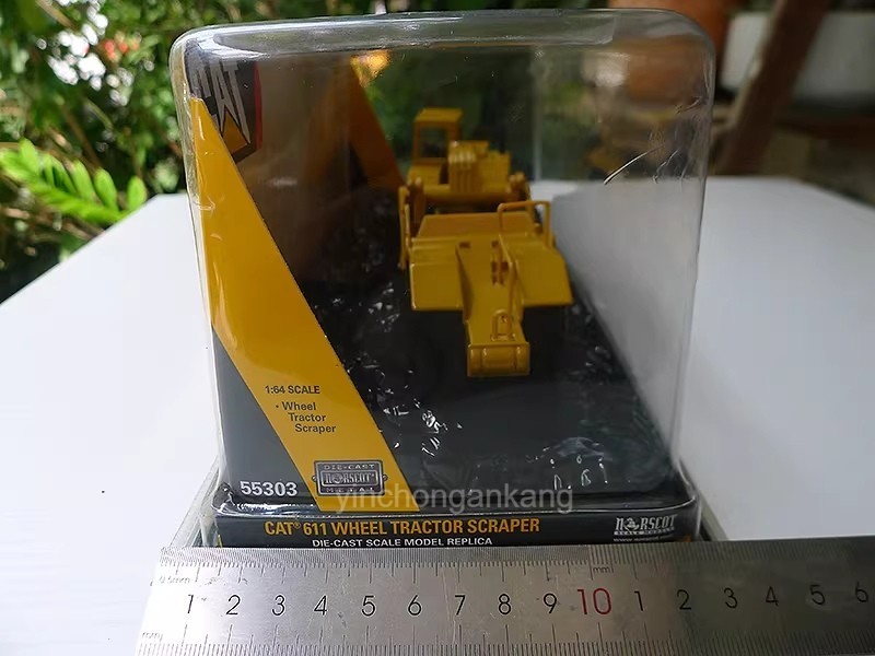 Diecast Masters 85695 – Caterpillar CAT 611 Wheel Tractor Scraper 1:64