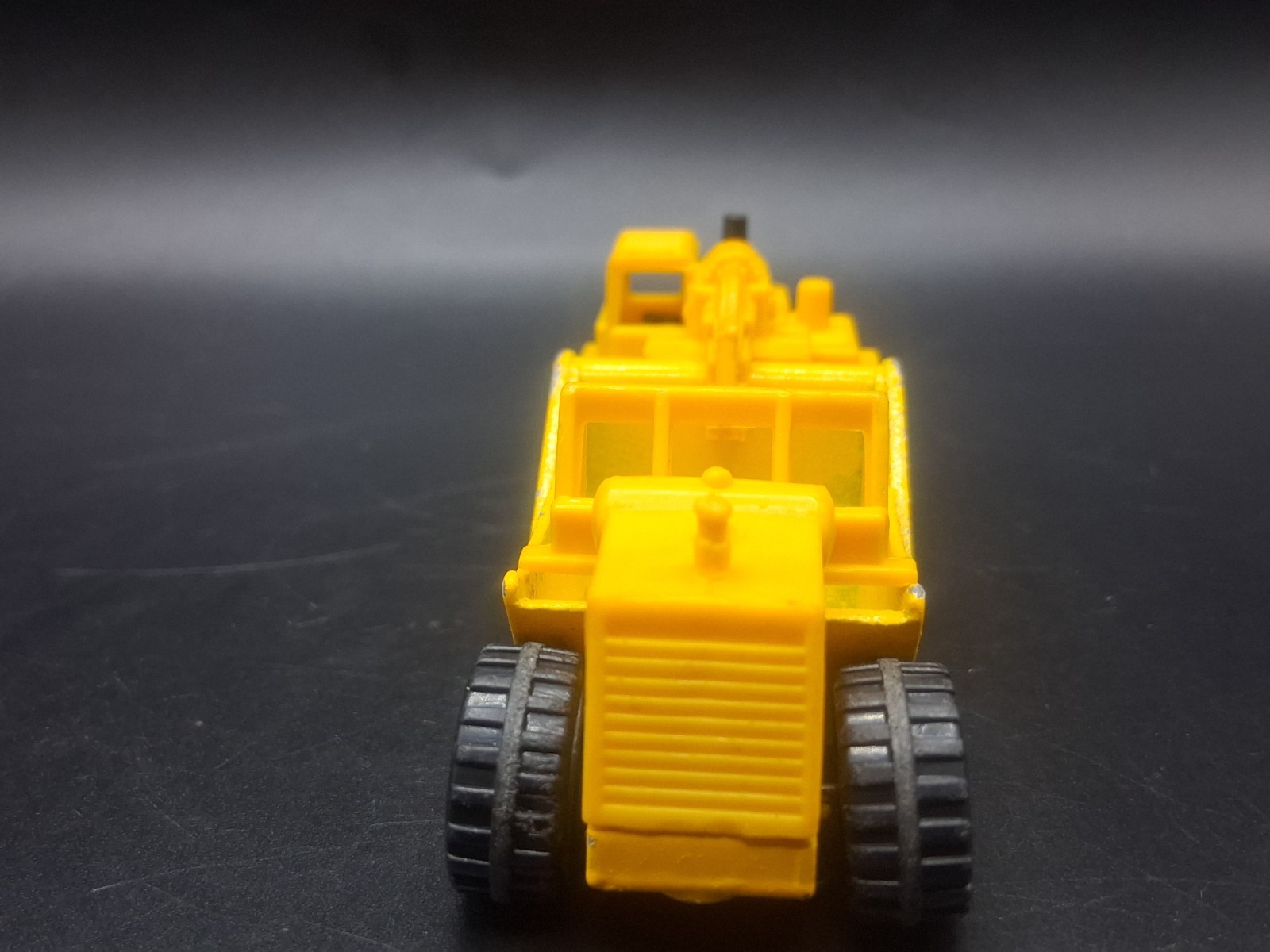 Vintage 1986 Hot Wheels Workhorses Yellow Earth Mover Die Cast 3 Inch Toy