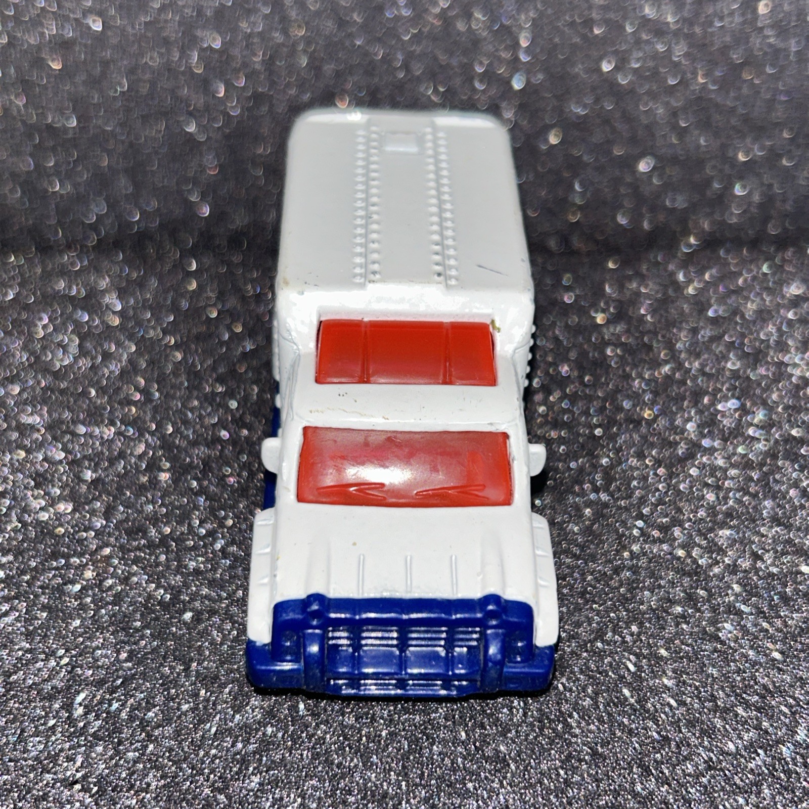 2002 Matchbox Ambulance Washington Apple Country Rescue R532