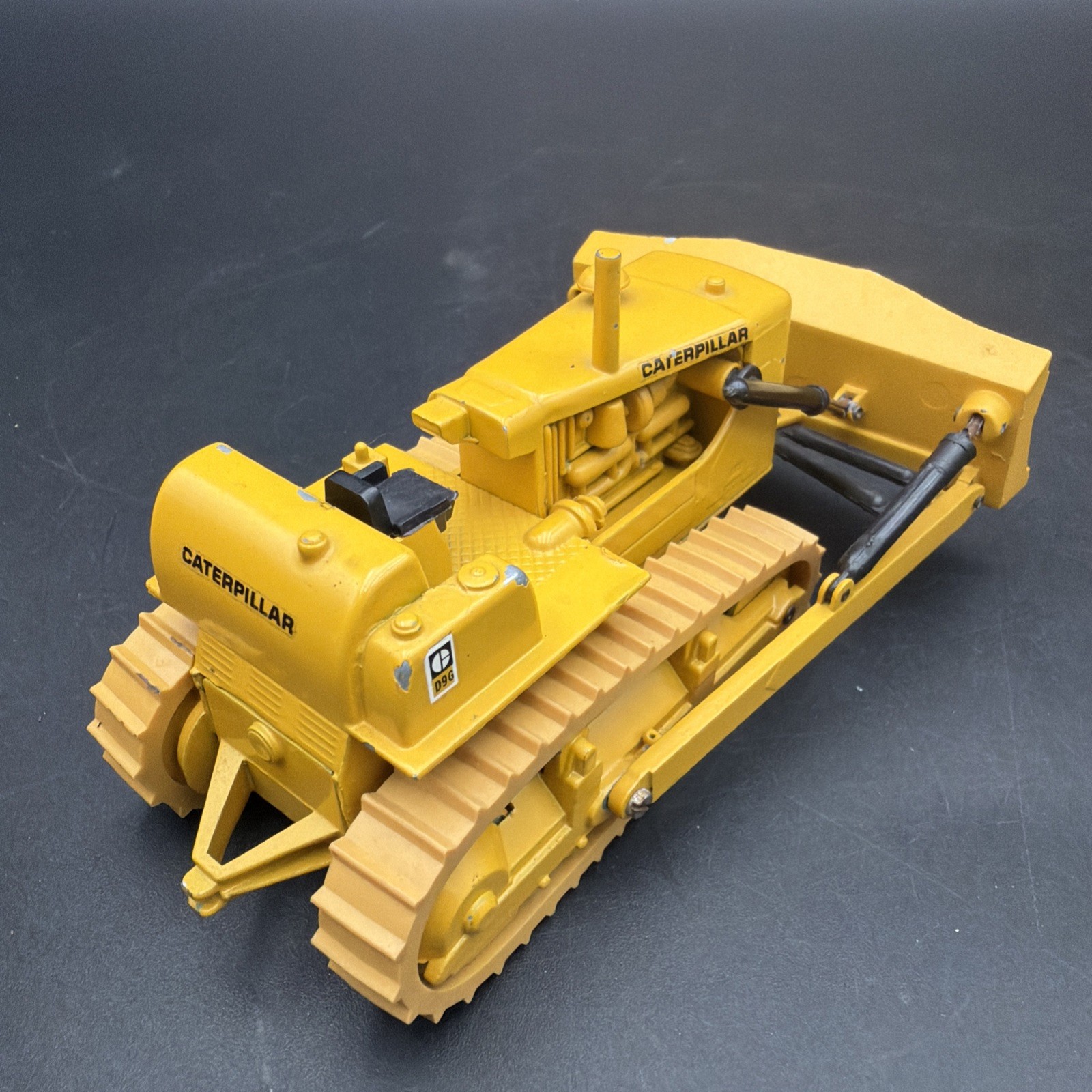 1970s GESCHA W.Germany CATERPILLAR 1:50 Scale Toy D9G BULLDOZER