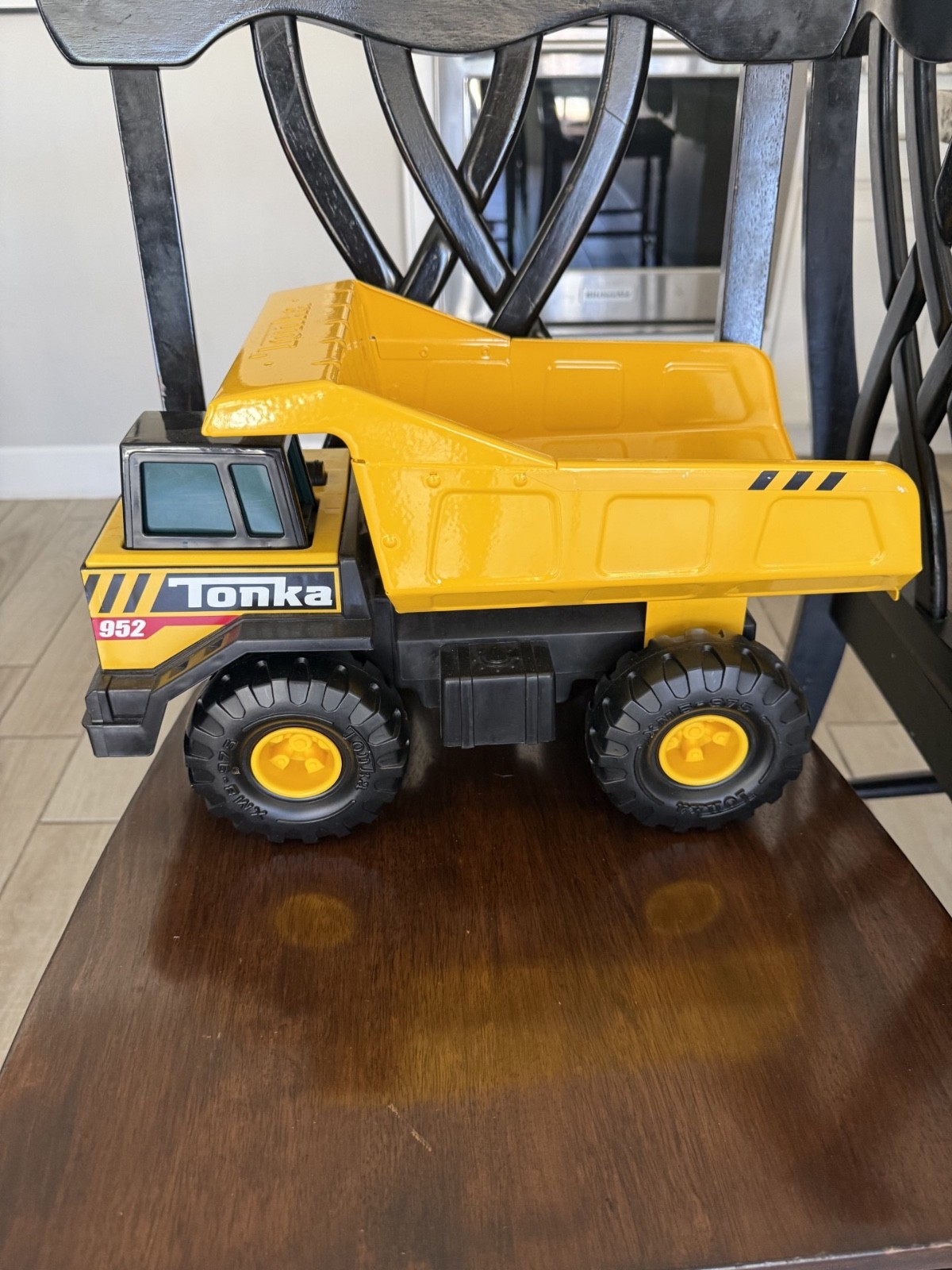 2020 Tonka Steel Classic 952 Mighty Dump Truck 16″ Yellow Back Loader By Hasbro